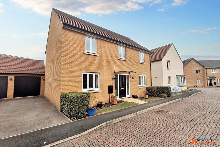 4 Bedroom Detached House For Sale In Herald Way, Gunthorpe, Peterborough, PE4