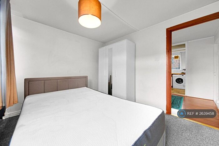 1 Bedroom Flat To Rent In Tiptree Crescent, Ilford, IG5