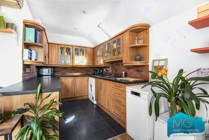 1 Bedroom Apartment To Rent In Bulwer Road, Barnet, Hertfordshire, EN5