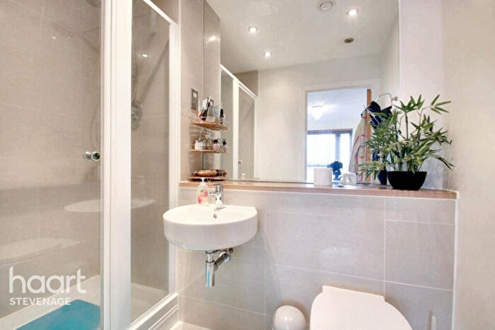 2 Bedroom Apartment For Sale In Woolners Way, Stevenage, SG1