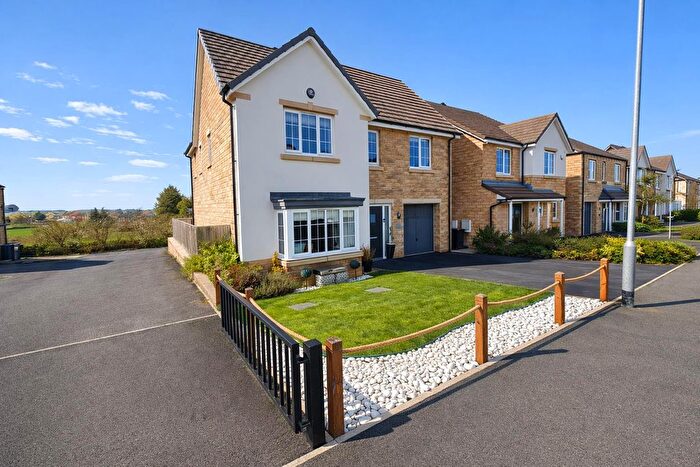 4 Bedroom Detached House For Sale In Sandhill Fold, Idle, Bradford, BD10