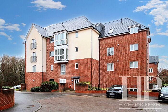 1 Bedroom Flat For Sale In Stone Court, Crawley, RH10