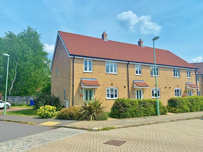 3 Bedroom Semi-Detached House To Rent In Wintergreen Road, Red Lodge, IP28