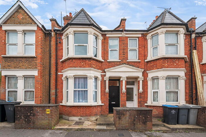 1 Bedroom Flat For Sale In Albert Terrace, Stonebridge, NW10