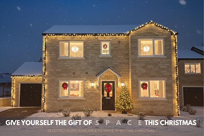 4 Bedroom Detached House For Sale In Delf Hill, Rastrick, HD6