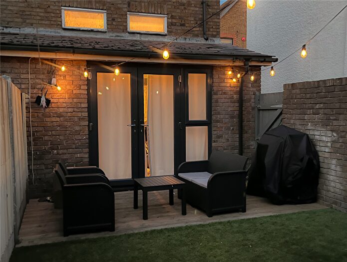 2 Bedroom Terraced House For Sale In Middle Wall, Whitstable, CT5