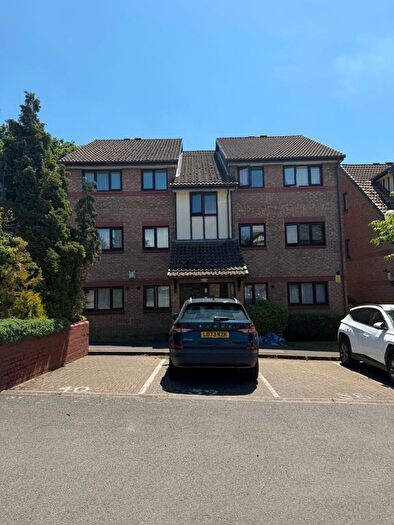 2 Bedroom Flat To Rent In Viewfield Close, Harrow, HA3