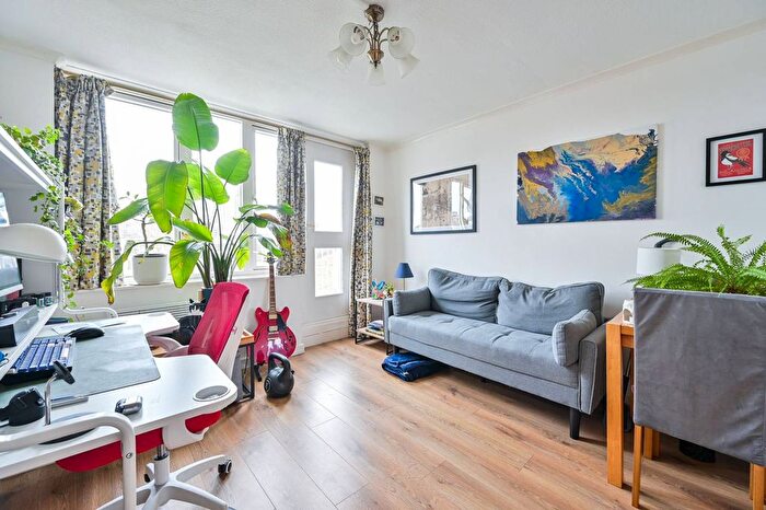 1 Bedroom Property For Sale In Woolstaplers Way, Bermondsey, London, SE16