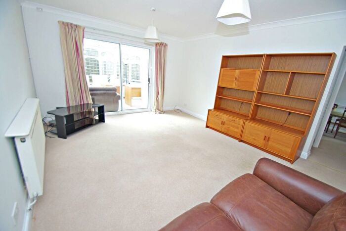 2 Bedroom Semi-detached House To Rent In Stamford House, Watford, WD17