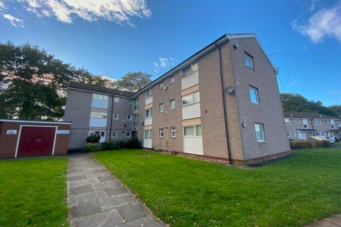 3 Bedroom Flat To Rent In Cornwall Court, Wirral, CH63
