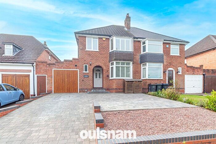 3 Bedroom Semi-Detached House For Sale In Rednal Road, Birmingham, West Midlands, B38