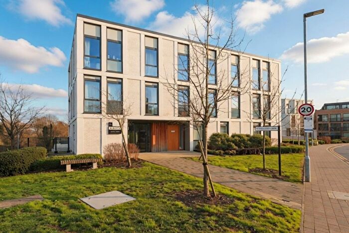 1 Bedroom Flat For Sale In Hornchurch Road, Uxbridge, UB10