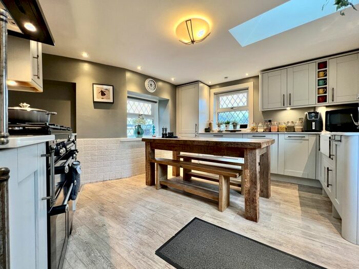 4 Bedroom Detached House For Sale In Stoneyholm Road, Kilbirnie, KA25