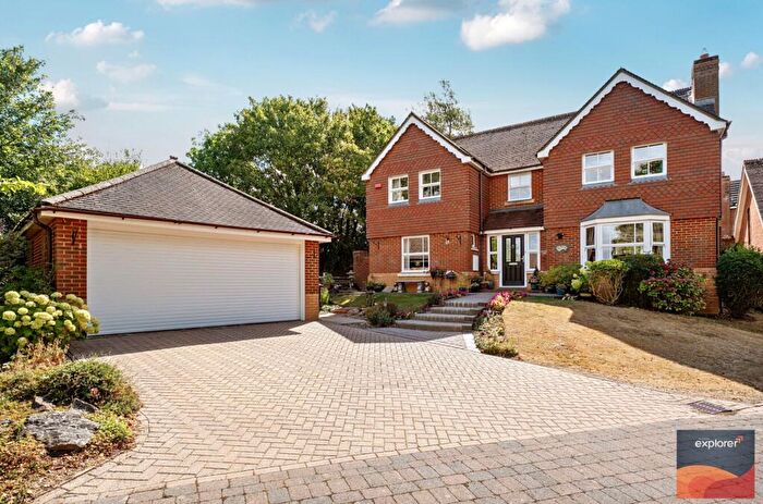 4 Bedroom Detached House For Sale In Bunting Mews, Gabriel Park, RG22