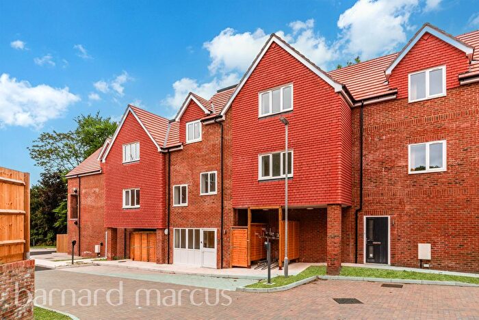 2 Bedroom Flat For Sale In Arboreta Close, South Croydon, CR2