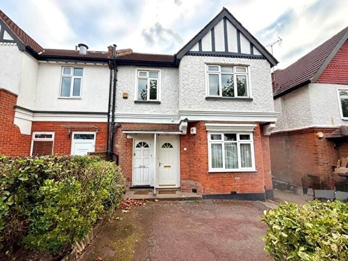 2 Bedroom Flat To Rent In Langley Park, Mill Hill, NW7