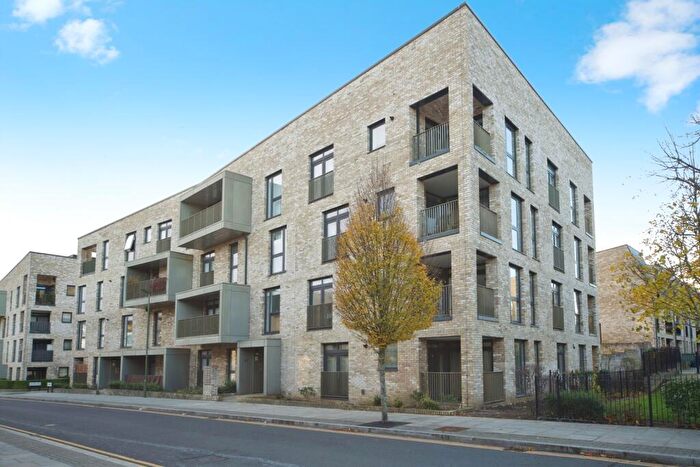 2 Bedroom Flat For Sale In Hera Avenue, Barnet, EN5