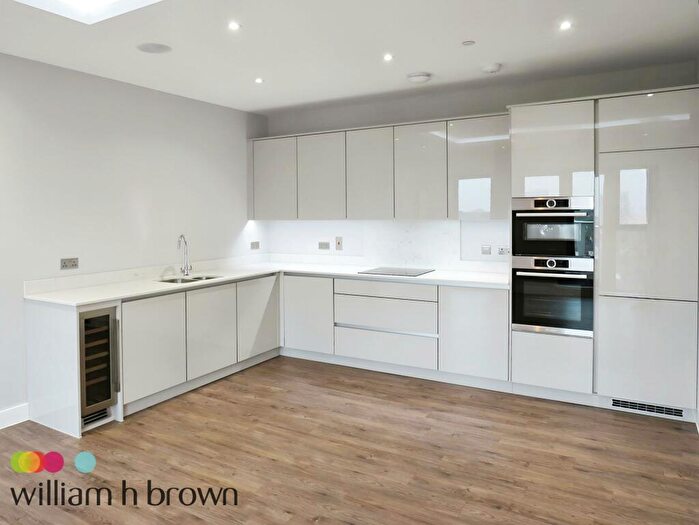 2 Bedroom Penthouse To Rent In Victoria Avenue, Southend-On-Sea, SS2