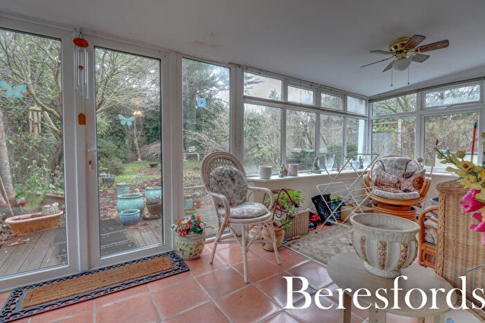 2 Bedroom Bungalow For Sale In Holmwood Avenue, Shenfield, CM15