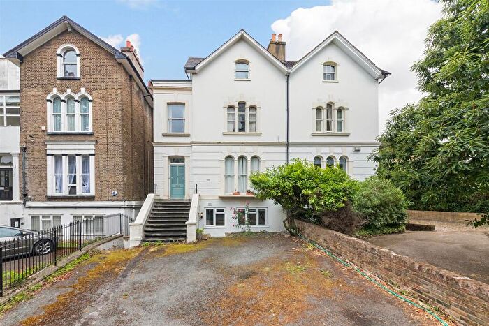 2 Bedroom Apartment For Sale In The Waldrons, Croydon, CR0