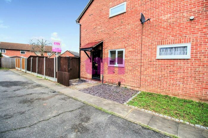 1 Bedroom End Of Terrace House To Rent In Pagette Way, Badgers Dene, Grays, RM17