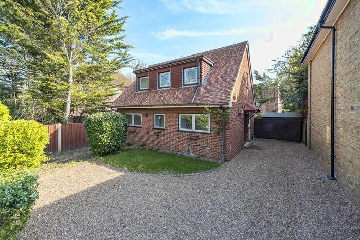 2 Bedroom Detached House To Rent In Green Street, Sunbury, TW16