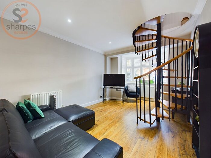 2 Bedroom Flat To Rent In Annex, Bramley Road, Sutton, Surrey, SM2