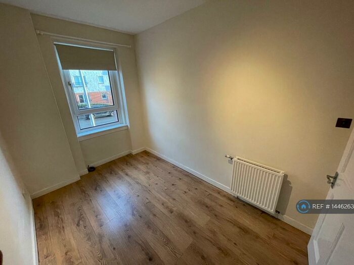 3 Bedroom Flat To Rent In Raploch Avenue, Glasgow, G14