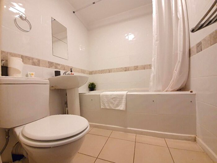 2 Bedroom Flat To Rent In Daniel Hill Mews, Sheffield, S6