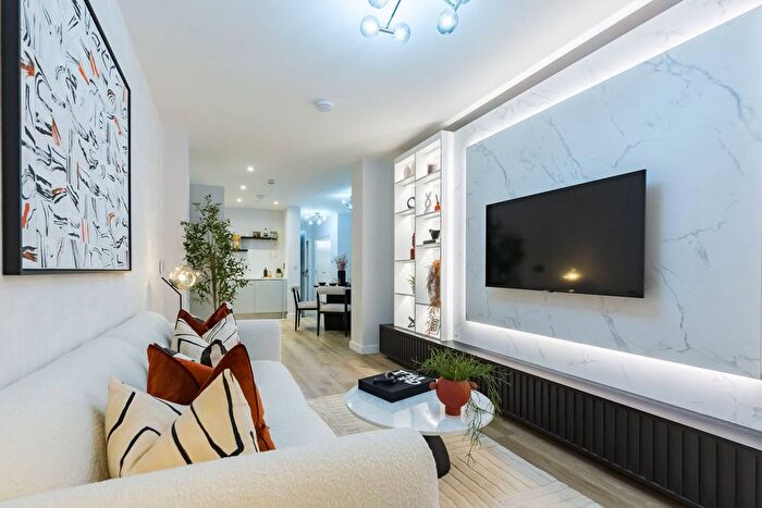 2 Bedroom Flat For Sale In The Silverton, Royal Docks, E16