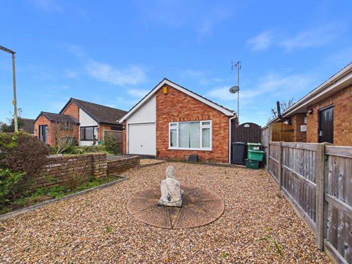 2 Bedroom Bungalow For Sale In Charlton Way, Longlevens, Gloucester, Gloucestershire, GL2