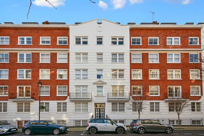 2 Bedroom Flat To Rent In Marylebone Street, Marylebone Village, London, W1G