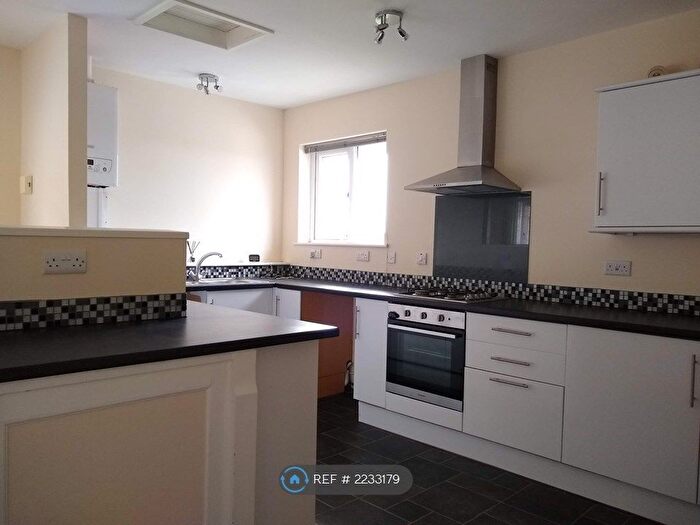 2 Bedroom Flat To Rent In Whitleigh Avenue, Plymouth, PL5