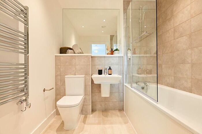 2 Bedroom Apartment To Rent In Apo - Barking Wharf, IG11