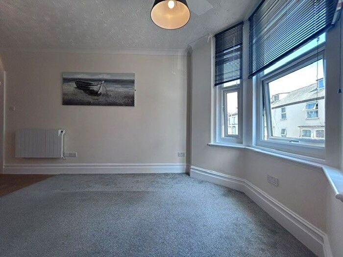2 Bedroom Flat To Rent In Northumberland Place, Teignmouth, TQ14