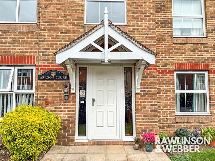 1 Bedroom Flat For Sale In Aragon Court, Pemberton Road, East Molesey, KT8