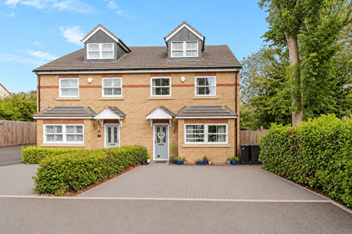 4 Bedroom Semi-Detached House For Sale In Hitchin Road, Fairfield, Hitchin, SG5