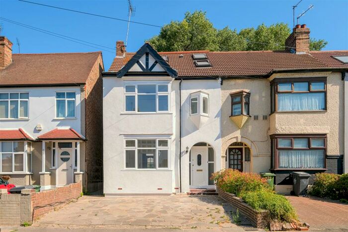 5 Bedroom End Of Terrace House To Rent In Westward Road, London, E4