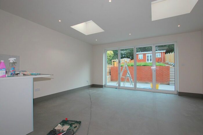 4 Bedroom End Of Terrace House To Rent In Portland Road, Bromley, BR1