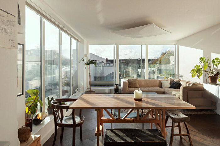 3 Bedroom Penthouse For Sale In Spurstowe Terrace, London, E8