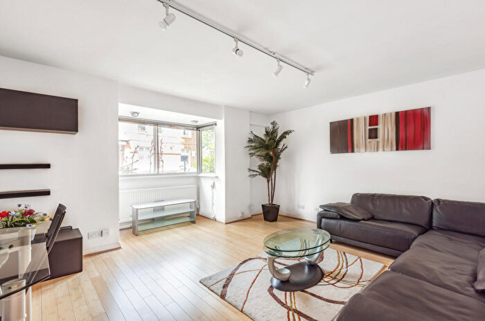 2 Bedroom Apartment To Rent In Lymington Road, West Hampstead, London, NW6