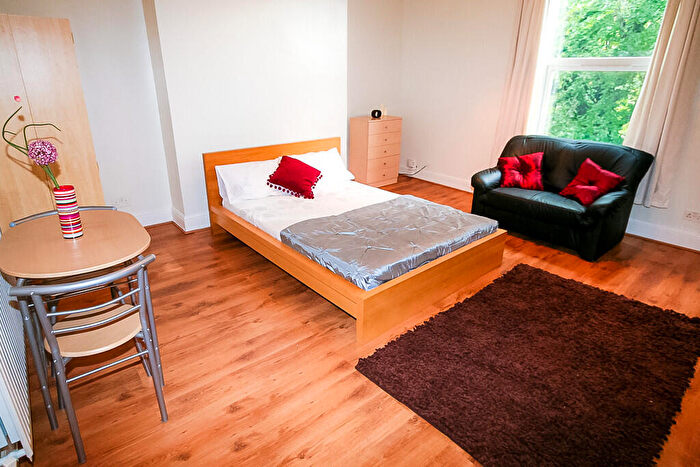 1 Bedroom Flat To Rent In Burley Road, Leeds, LS4