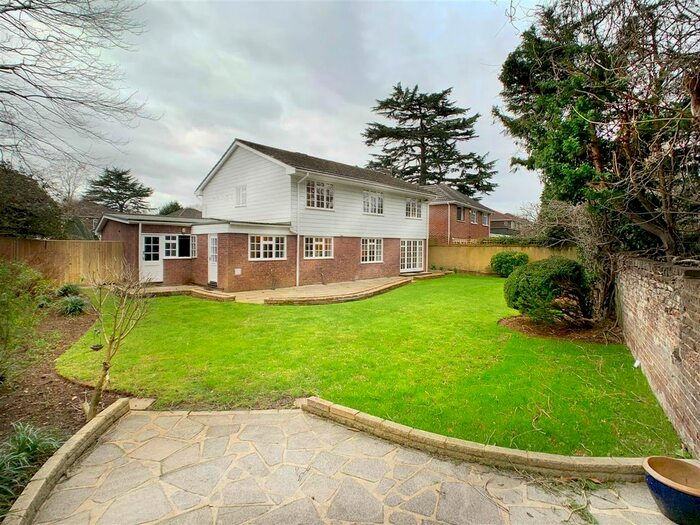 4 Bedroom Property To Rent In Marrowells, Weybridge, KT13