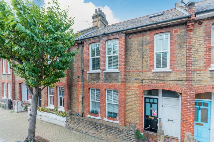 2 Bedroom Maisonette To Rent In Gambetta Street, London, SW8