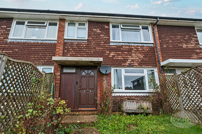3 Bedroom Terraced House For Sale In Sandy Hill Road, Farnham, Surrey, GU9