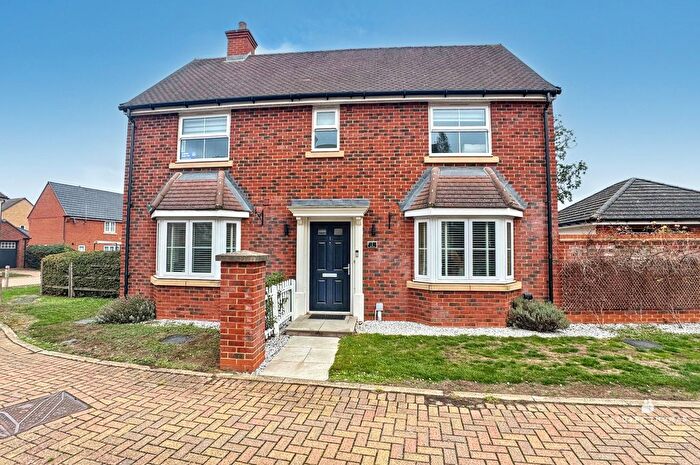 4 Bedroom Detached House For Sale In The Oaks, Thundersley, Essex, SS7