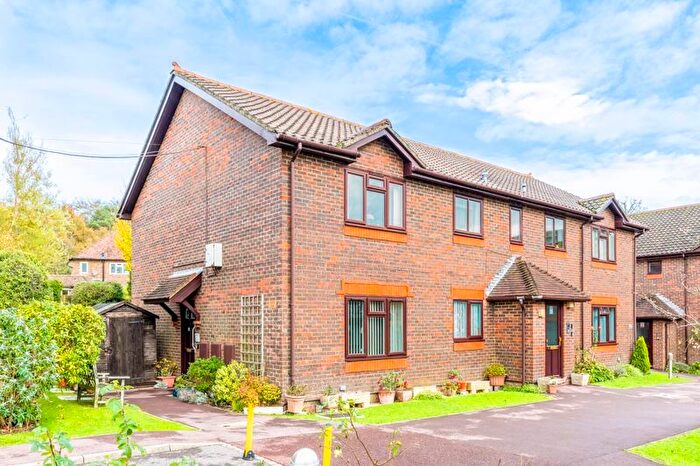 2 Bedroom Flat For Sale In Alexandra Road, Heathfield, TN21