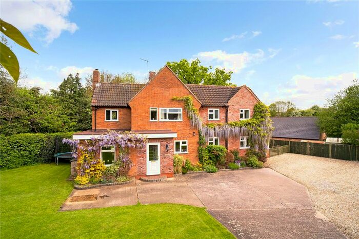 5 Bedroom Detached House For Sale In Main Road, Cropthorne, Pershore, Worcestershire, WR10