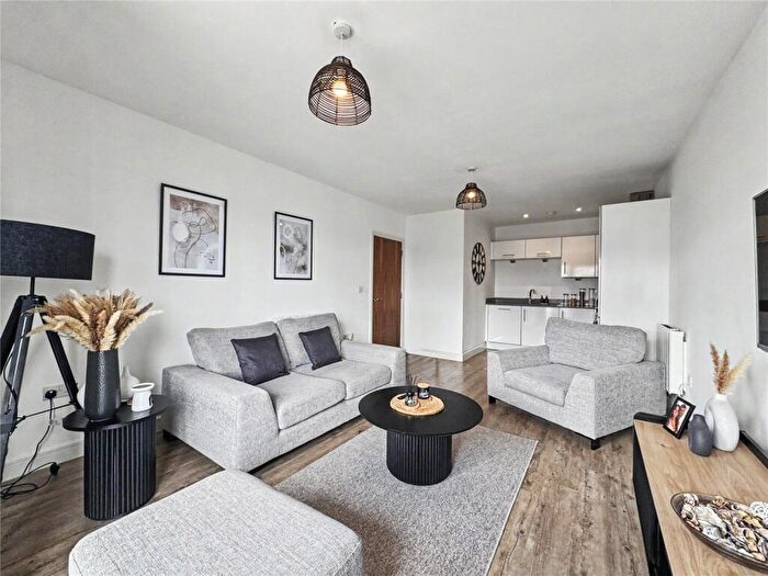 1 Bedroom Flat For Sale In Pearl Lane, Gillingham, Kent, ME7