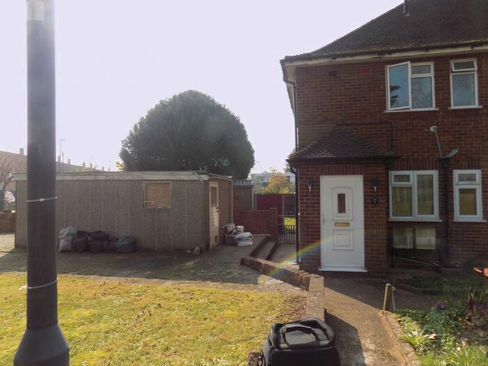 2 Bedroom Flat To Rent In Winston Court, Harrow, HA3